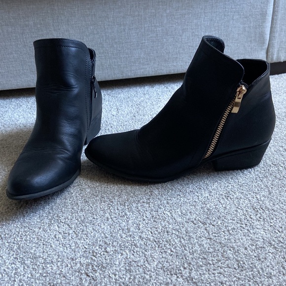 Top Moda Booties - Picture 2 of 7